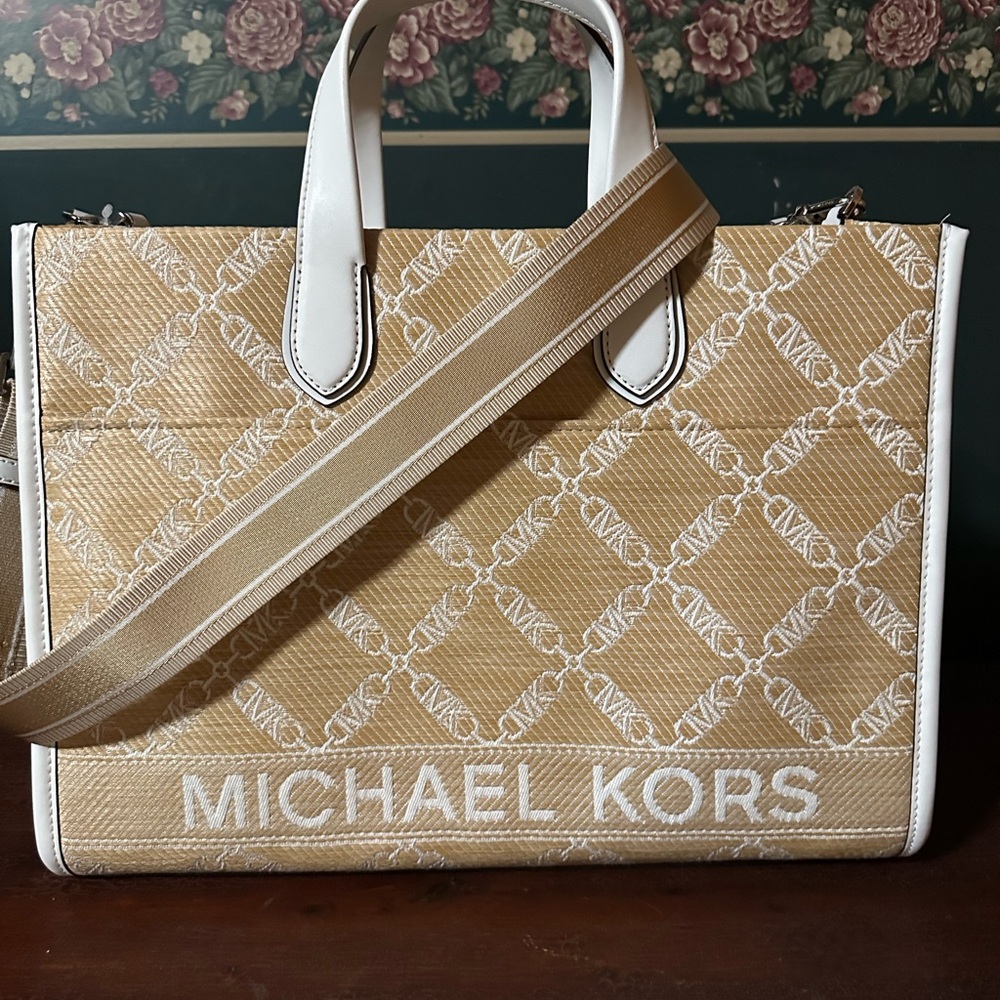 Michael Kors Beige and White Handbag